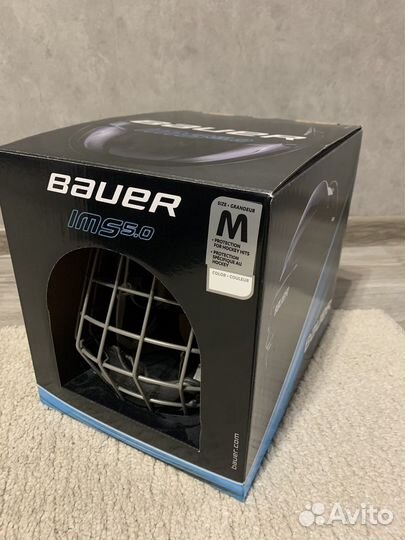 Хоккейный шлем