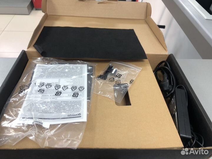 А40) ноутбук MSI MS-16R