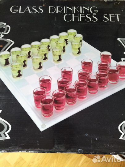 Шахматы - стаканы glass drinking chess set