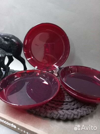 Блюдца рубиновое стекло