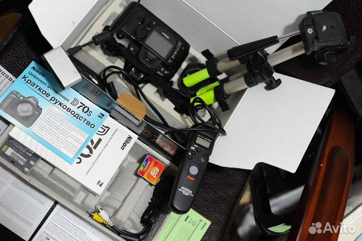 Nikon D70s комплект без объектива + мелочёвка