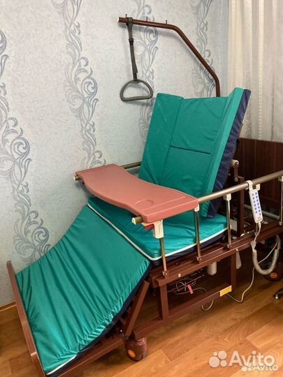 Медицинская кровать с полным функционалом