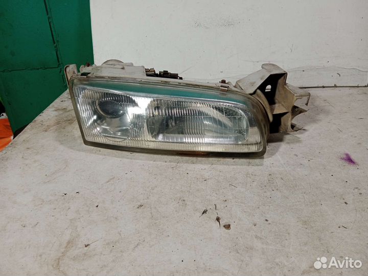 Фара правая Mazda 626 GE