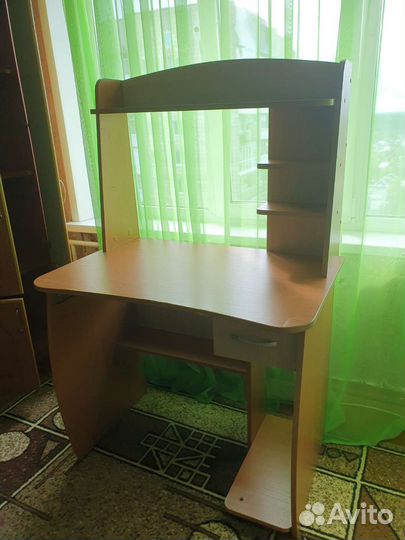 Компьютерный стол