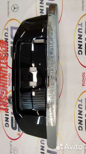 Накладка на 5-ю дверь Land Cruiser Prado 150 черна