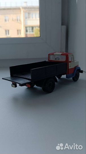 Модель ЗИЛ 1/43