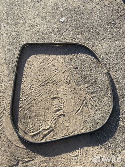 Уплотнитель передней левой двери Opel Vectra C