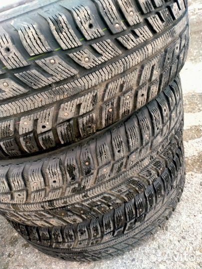 Kumho I'Zen KW22 215/65 R16 98T
