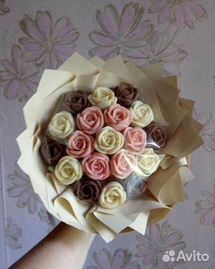 Вкусный сладкий букет шоколадные розы