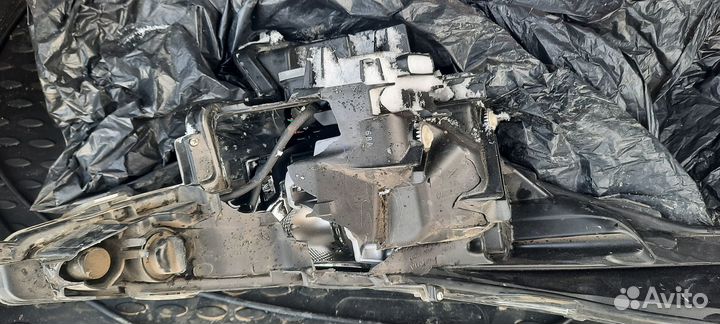 Фара приус 50