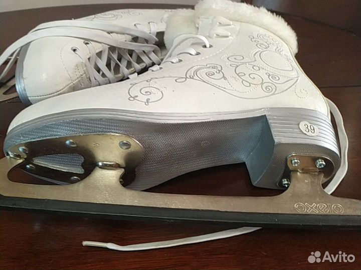 Коньки женские