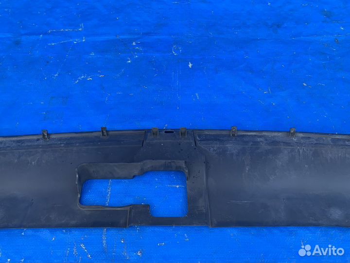 Кожух замка капота накладка верхняя Audi Q7 4L