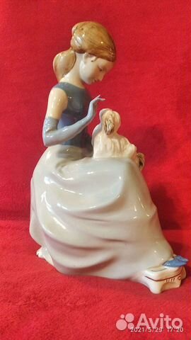 Фарфоровая статуэтка, Royal Dux