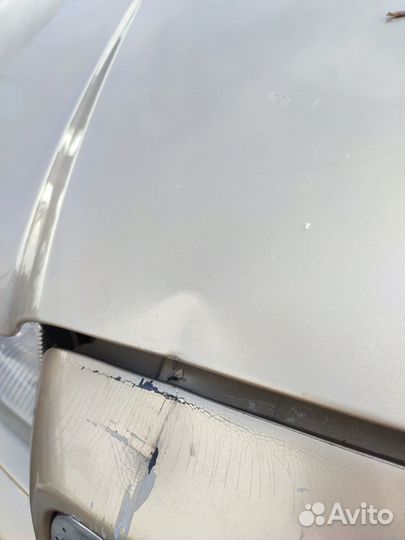 Chrysler 300c капот