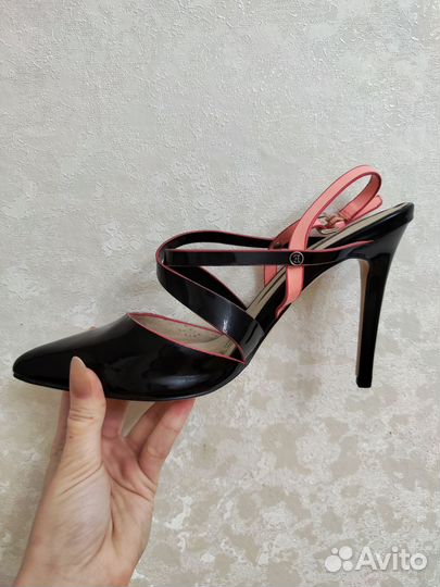 Туфли с ремешком