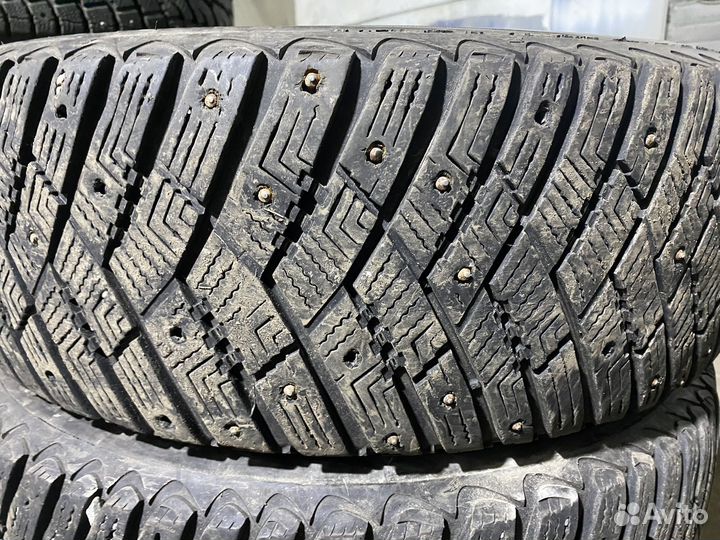 Goodyear UltraGrip Ice Arctic SUV 215/60 R17
