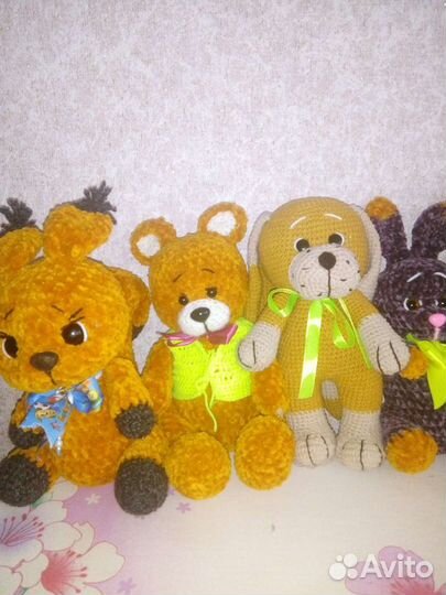 Вязаные игрушки и детские пинетки