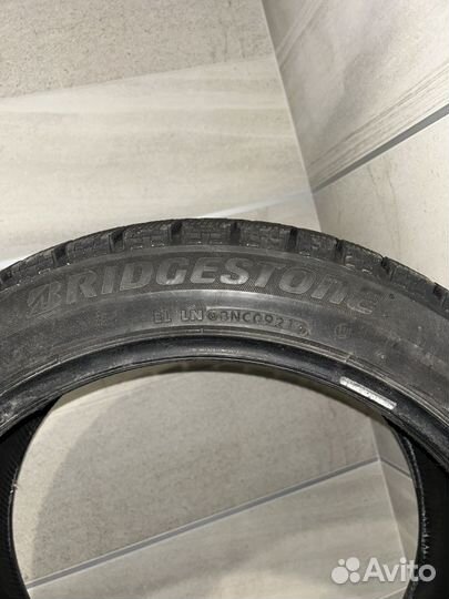Bridgestone Blizzak VRX 245/45 R19 98S