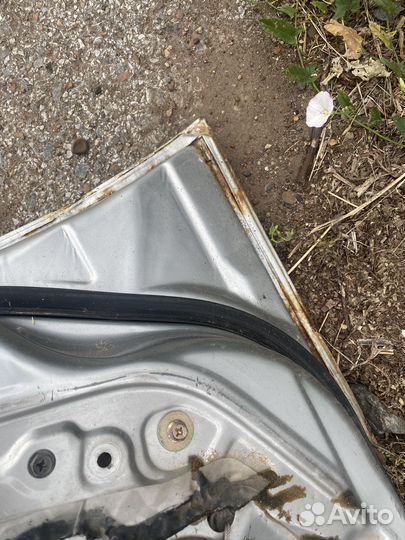 Дверь передняя правая Nissan Wingroad 11