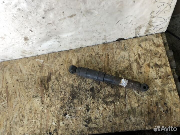 Амортизатор задний стойка opel astra H