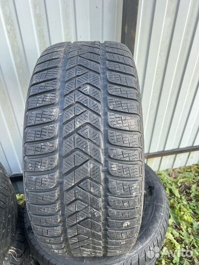 Pirelli Sottozero Winter 240 245/45 R18