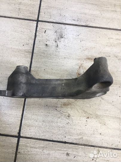 Кронштейн двигателя правый Opel Astra J OPC A20NFT