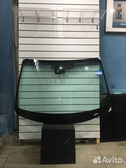 Лобовое стекло на Infiniti g35 г35