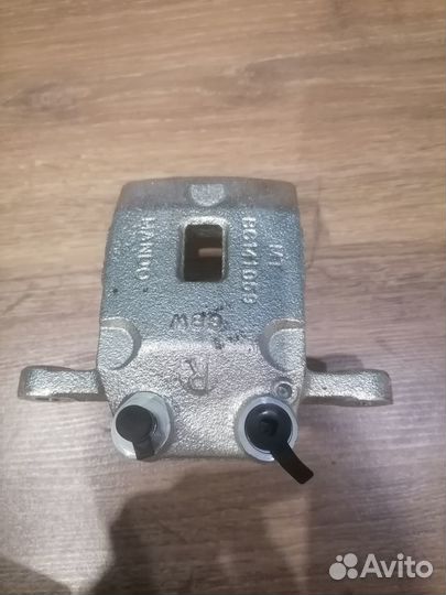 Суппорт тормозной, задний, правый на Кайрон