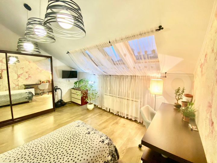 4-к. квартира, 108 м², 4/4 эт.