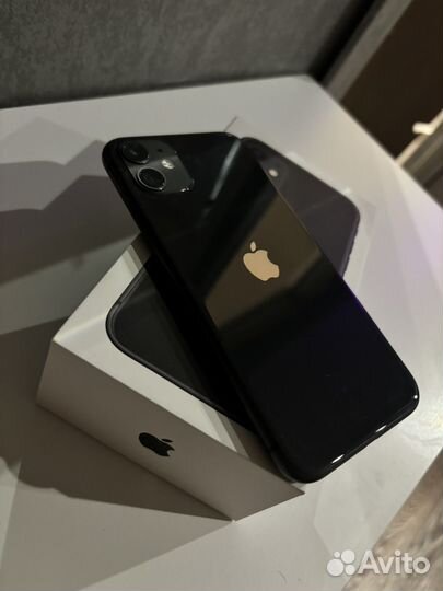 iPhone 11, 64 ГБ