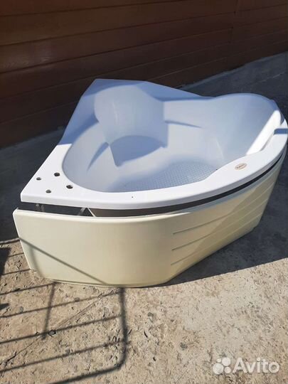 Акриловая ванна угловая бу