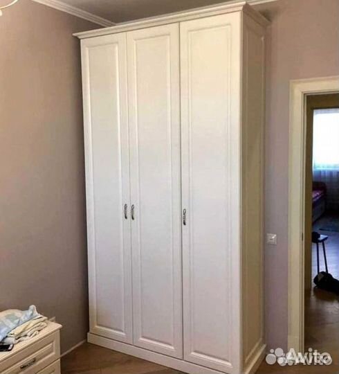 Шкафы распашные на заказ от производителя