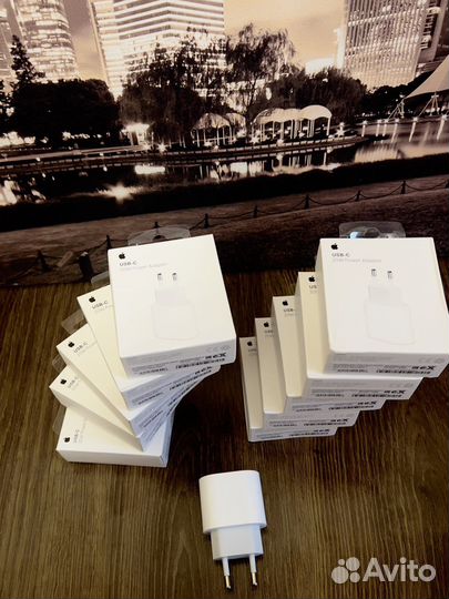 Блок быстрой зарядки iPhone