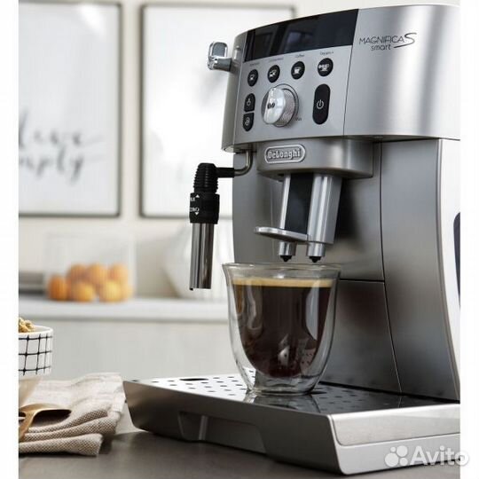 Кофемашина DeLonghi ecam 250.31 SB,Новая