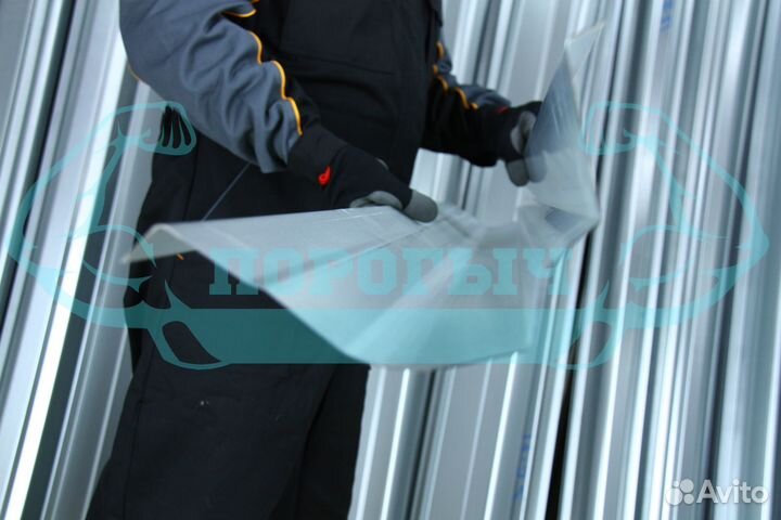 Ремотный порог Toyota Corolla левый