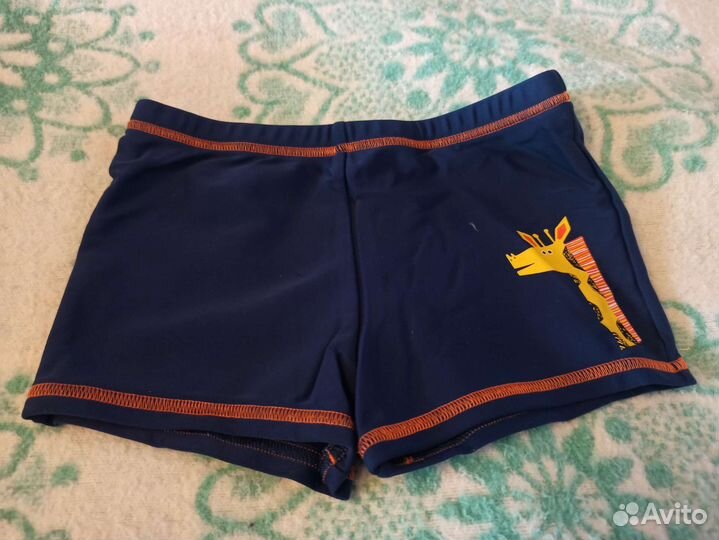 Плавки и купальные костюмы