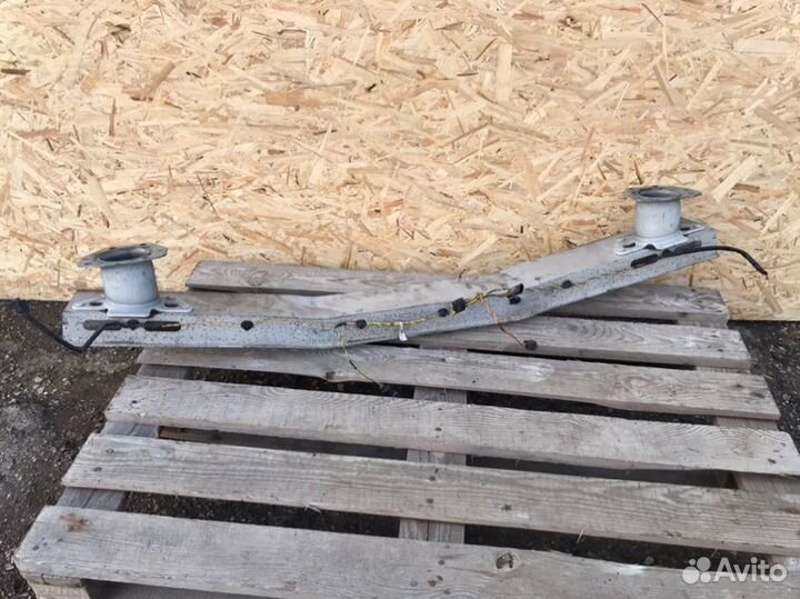 Усилитель бампера задний Infiniti M37 Y51 3.7 2013