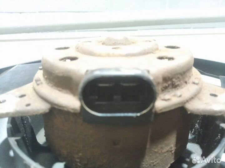 Вентилятор охлаждения радиатора Renault Duster