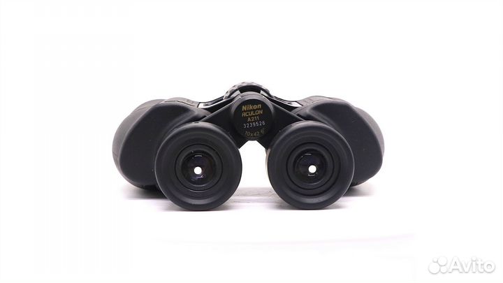 Бинокль Nikon Aculon A211 10x42