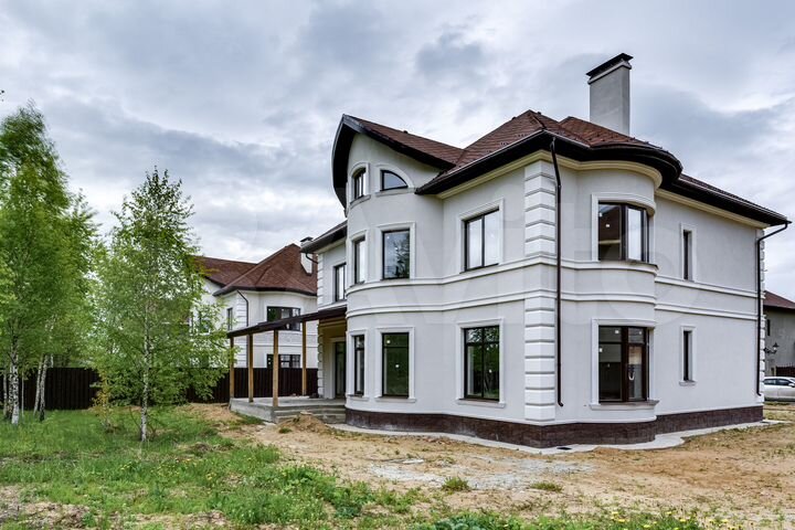 Дом 430 м² на участке 12 сот.