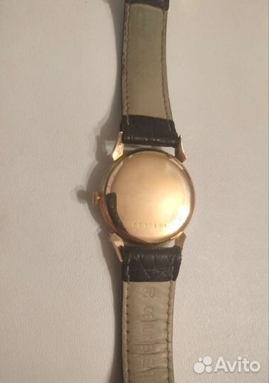 Золотые часы Doxa