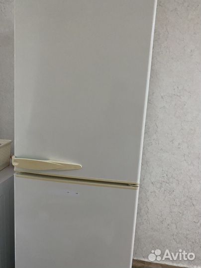 Холодильник бу stinol