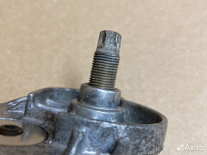 Натяжитель ремня генератора Mercedes m112 m113