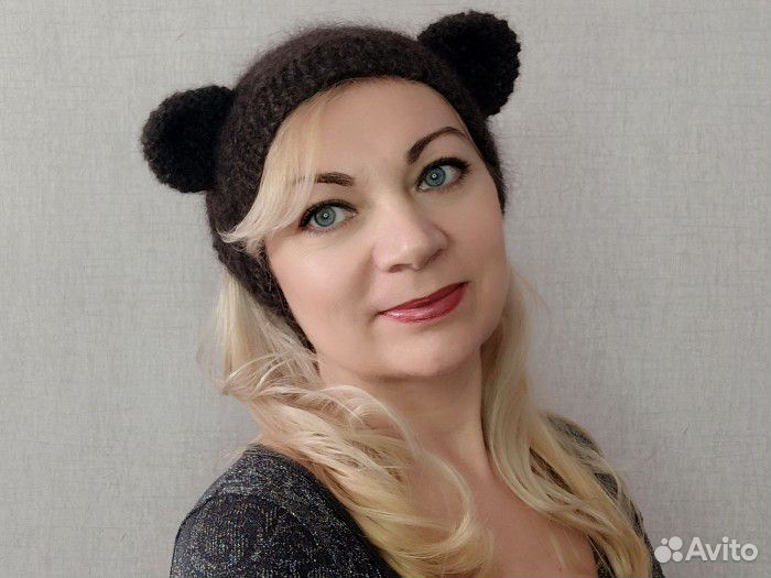 Повязка с ушками вязаная 