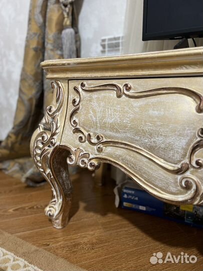 Подставка под телевизор