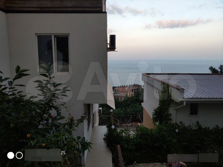 2-к. квартира, 55 м², 1/2 эт.