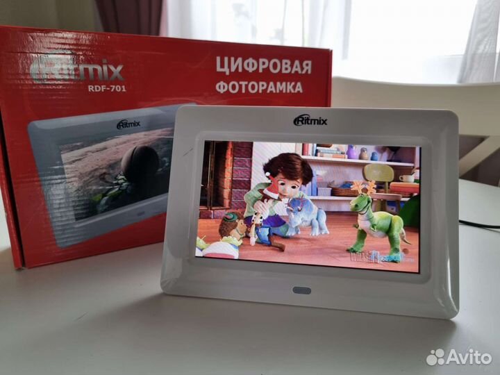 Цифровая фоторамка Ritmix RDF-701