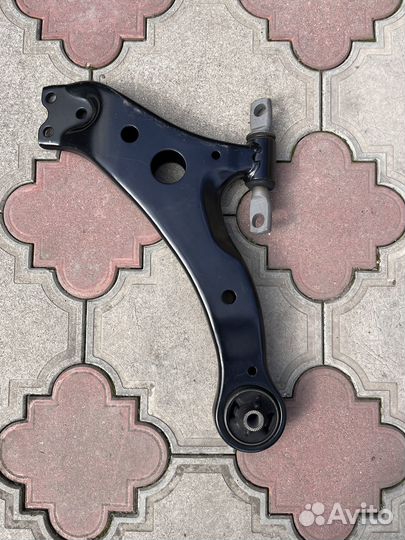 Передняя левая вилка на Камри V40,50,55