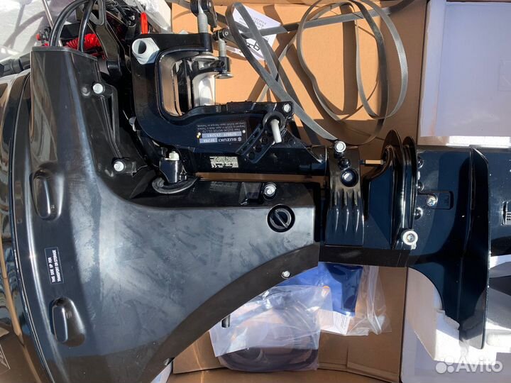 Лодочный подвесной мотор