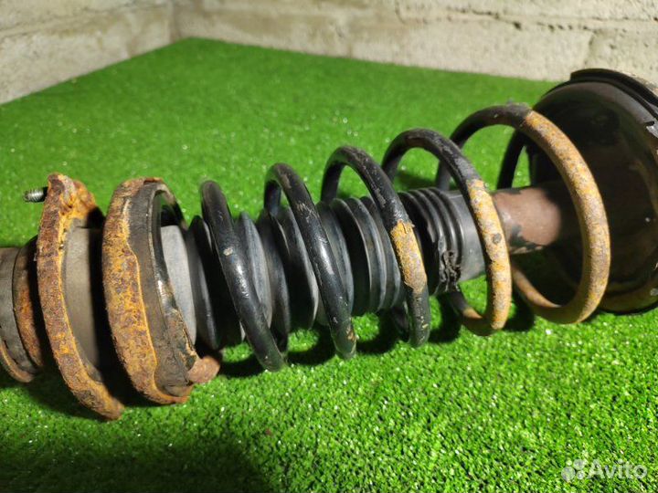 Стойка подвески задняя правая Kia Spectra 1 S6D